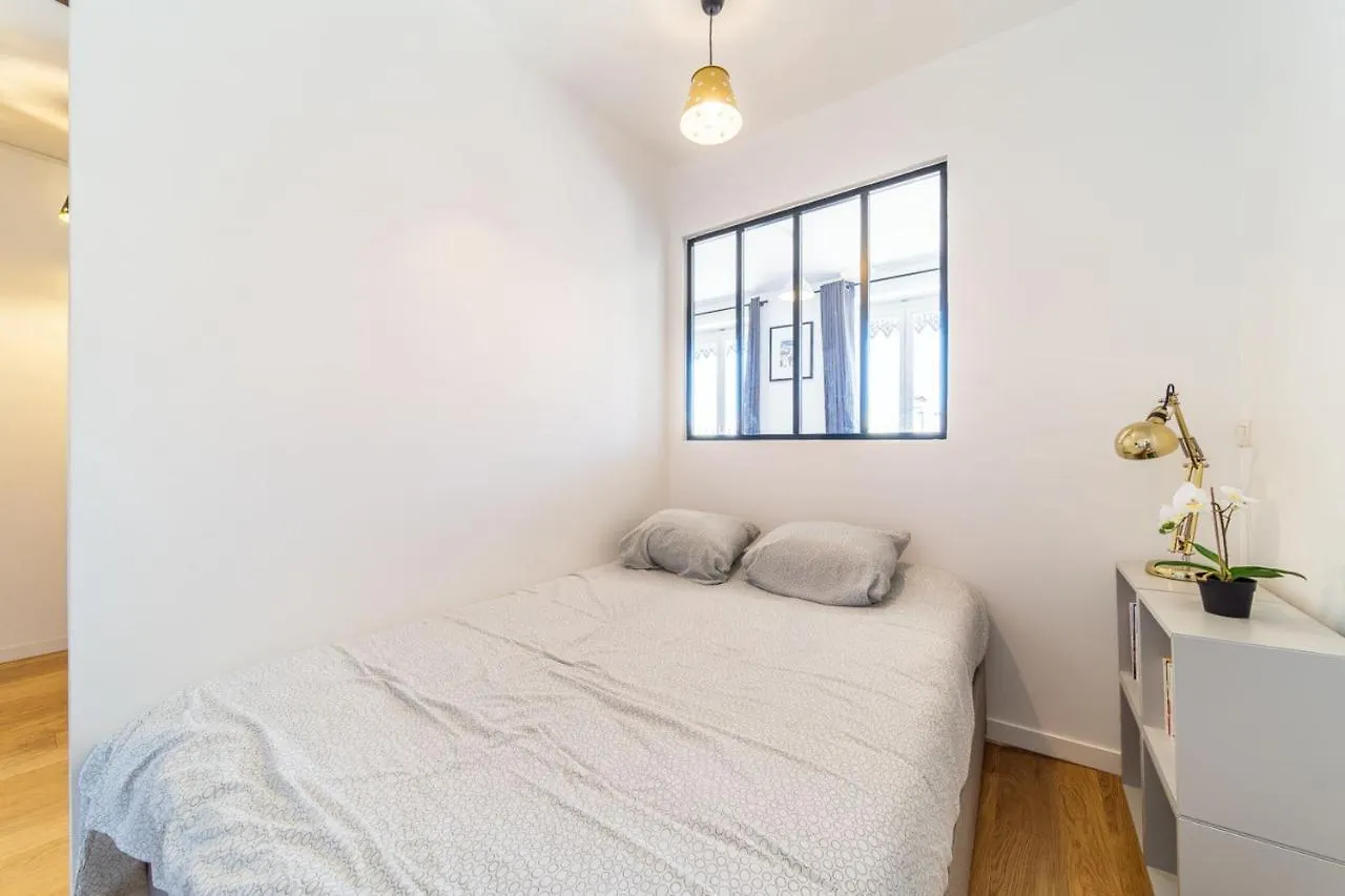 Le Petit Chaponnay - Charming Apartment For 2 Near Saxe Gambetta Lyon France