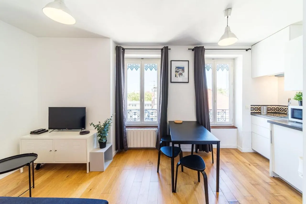 Le Petit Chaponnay - Charming Apartment For 2 Near Saxe Gambetta Lyon