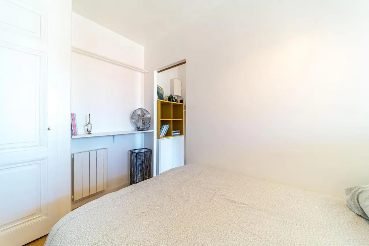 Le Petit Chaponnay - Charming Apartment For 2 Near Saxe Gambetta Lyon 0*,