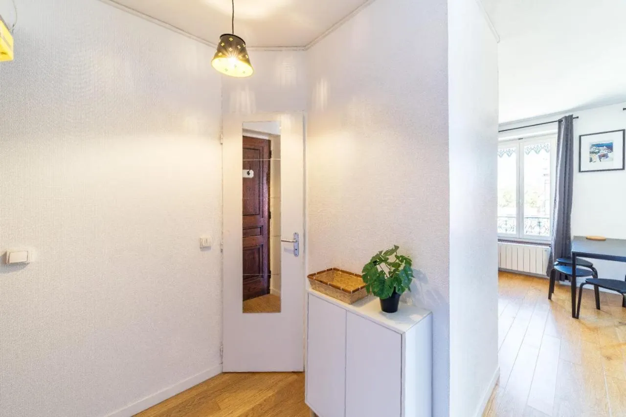 Le Petit Chaponnay - Charming Apartment For 2 Near Saxe Gambetta Lyon