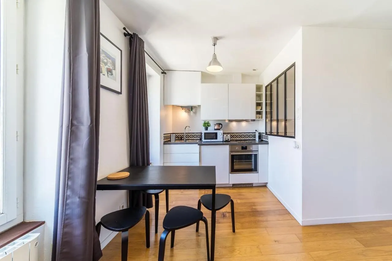 Le Petit Chaponnay - Charming Apartment For 2 Near Saxe Gambetta Lyon