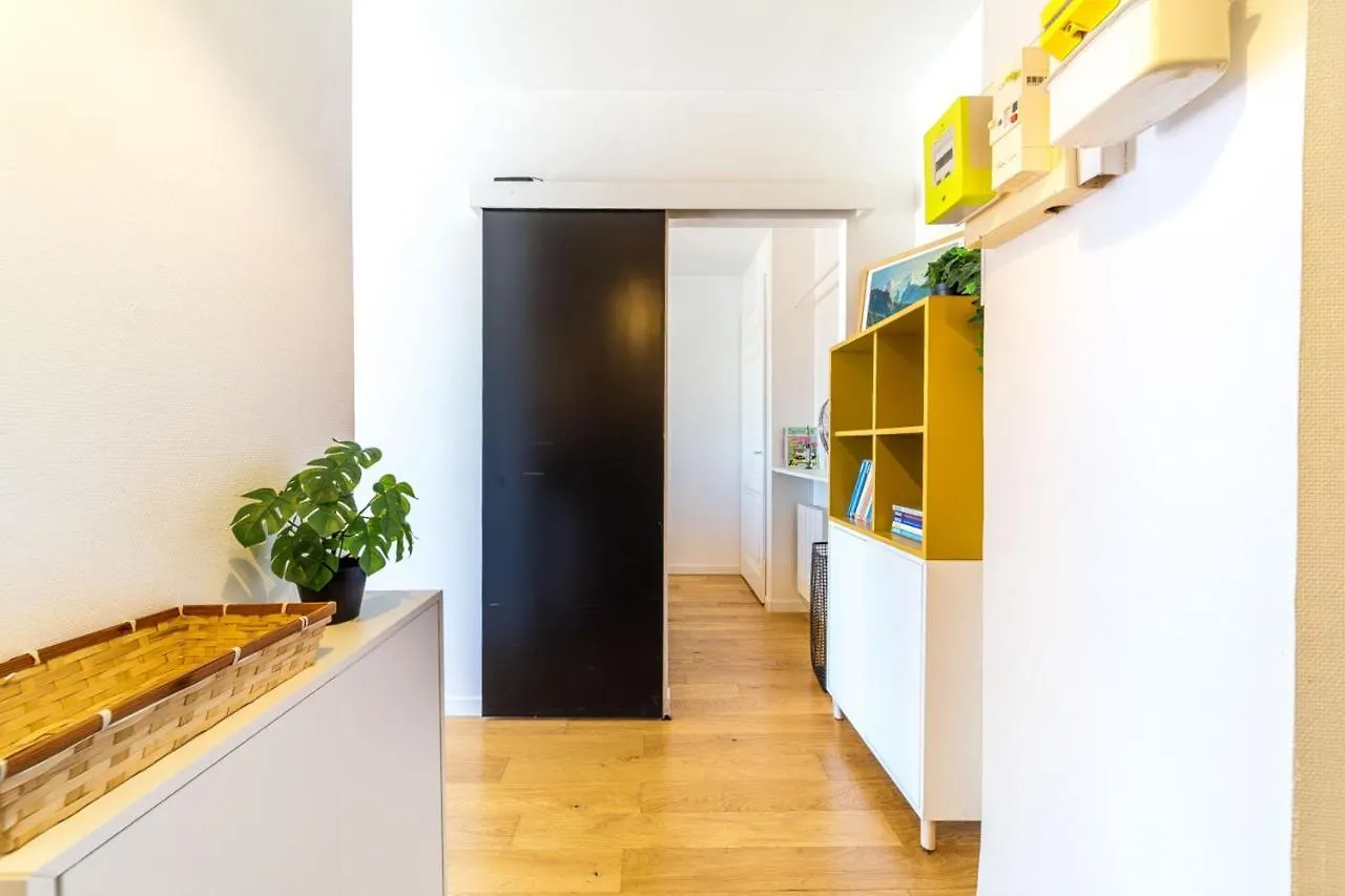 Le Petit Chaponnay - Charming Apartment For 2 Near Saxe Gambetta Lyon France